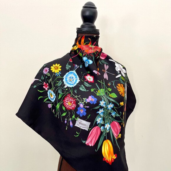 Display #2 Gucci Scarf Flora Print Logo Black Multicolor Silk Wrap - Picture 3 of 14
